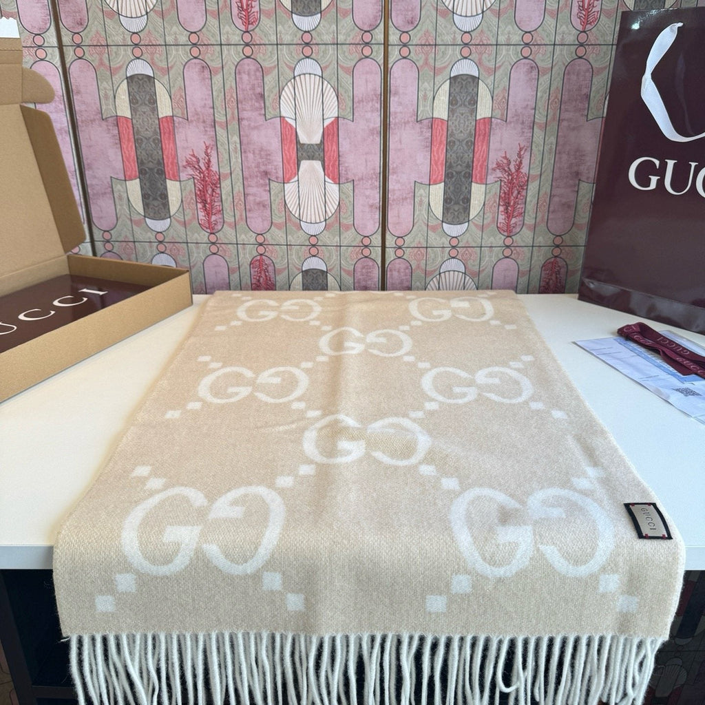 Gucci Beige Cream GG Fringe Scarf