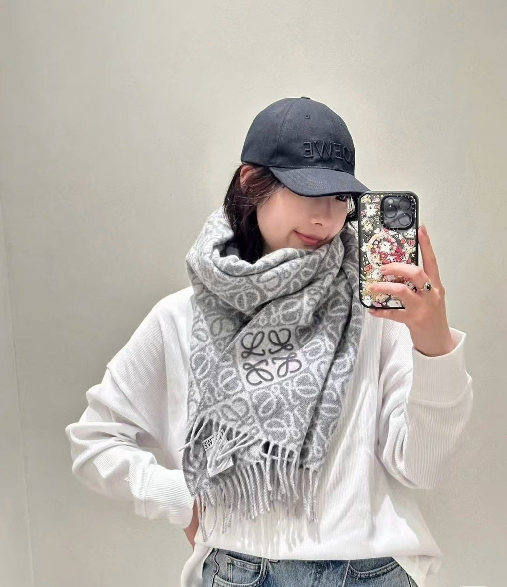 Loewe Reversible Fringe Pattern Scarf